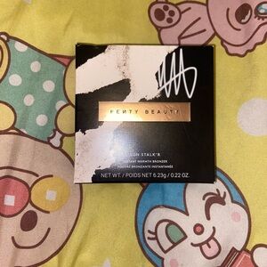 Fenty Beauty Sun Stalk’r Bronzer in “Caramel Cutie”